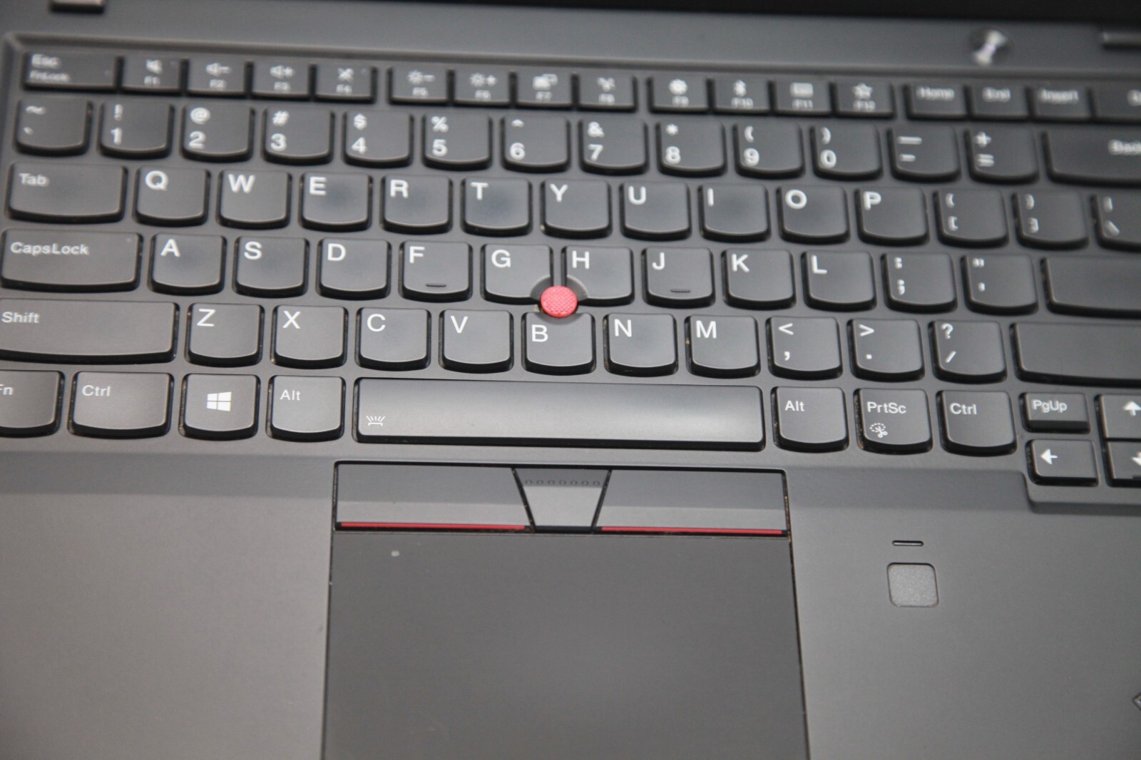 Lenovo ThinkPad X1 carbon 6th gen 14” | i5-8250U | 256GB SSD|8GB|FHD IPS Win11P