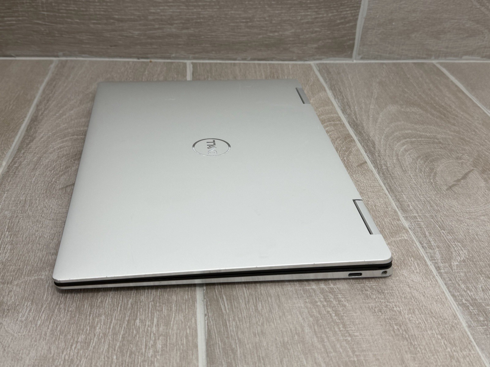 Dell XPS 13 9310 2-in-1 13″ Touch Laptop Core i7-1165G7 16GB RAM 256GB NVMe SSD