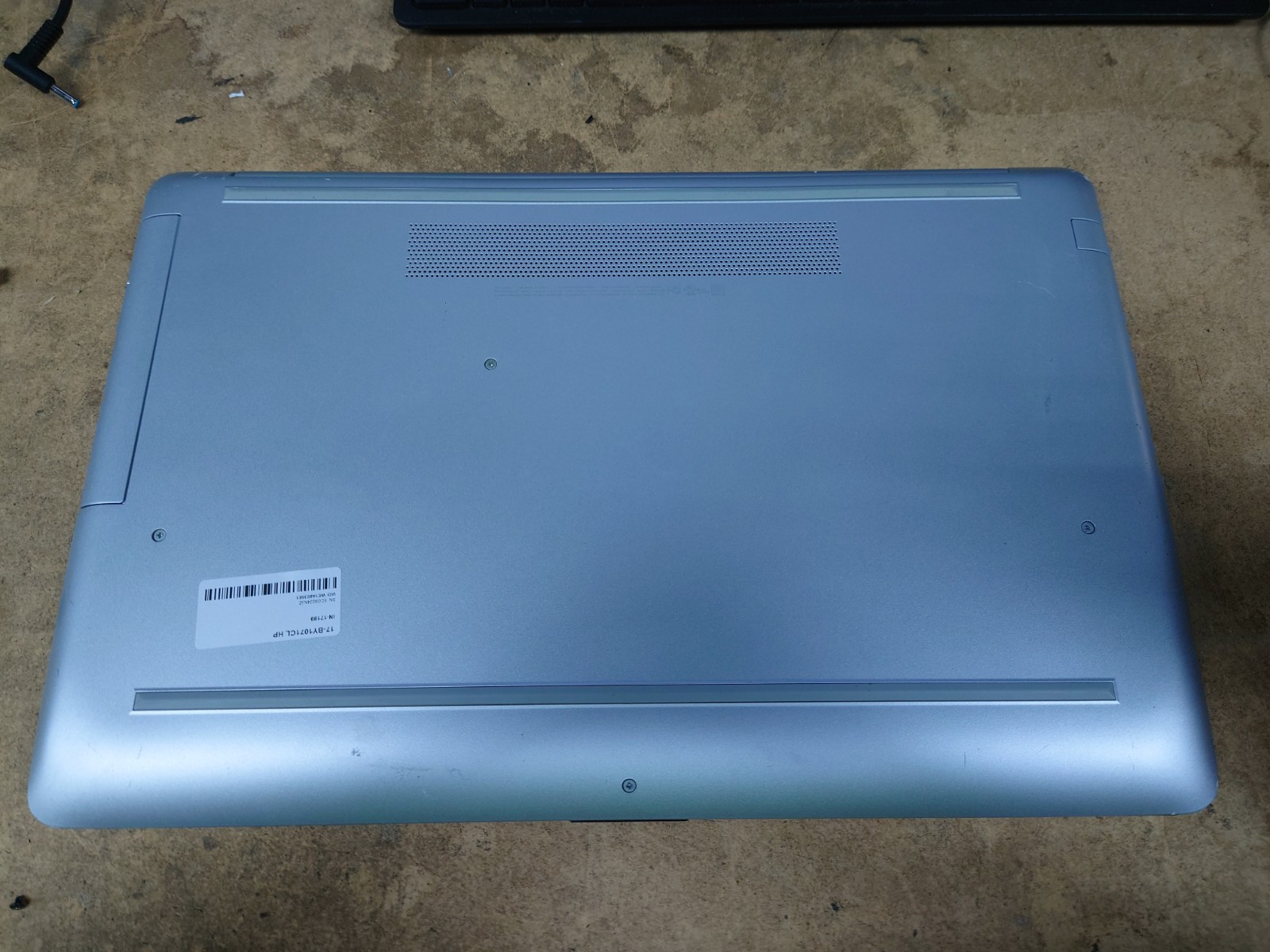 HP Laptop 17-by1071cl 17.3″ FHD i7-8565U 8GB RAM No OS/SSD