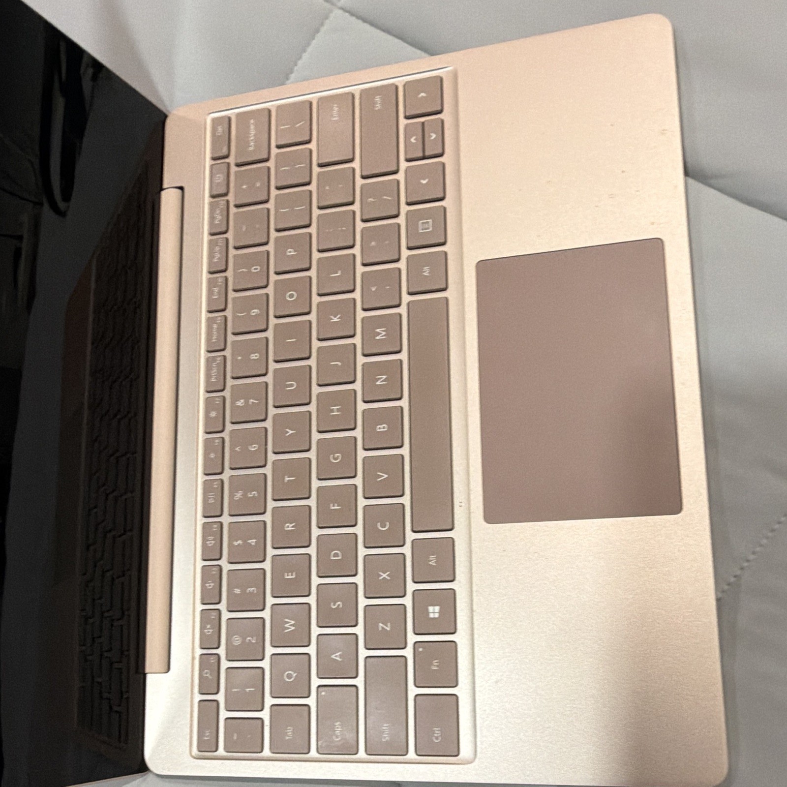 Microsoft Surface Laptop 3 13.5″ i5 8GB 256GB SSD Win10 With Carrying Case