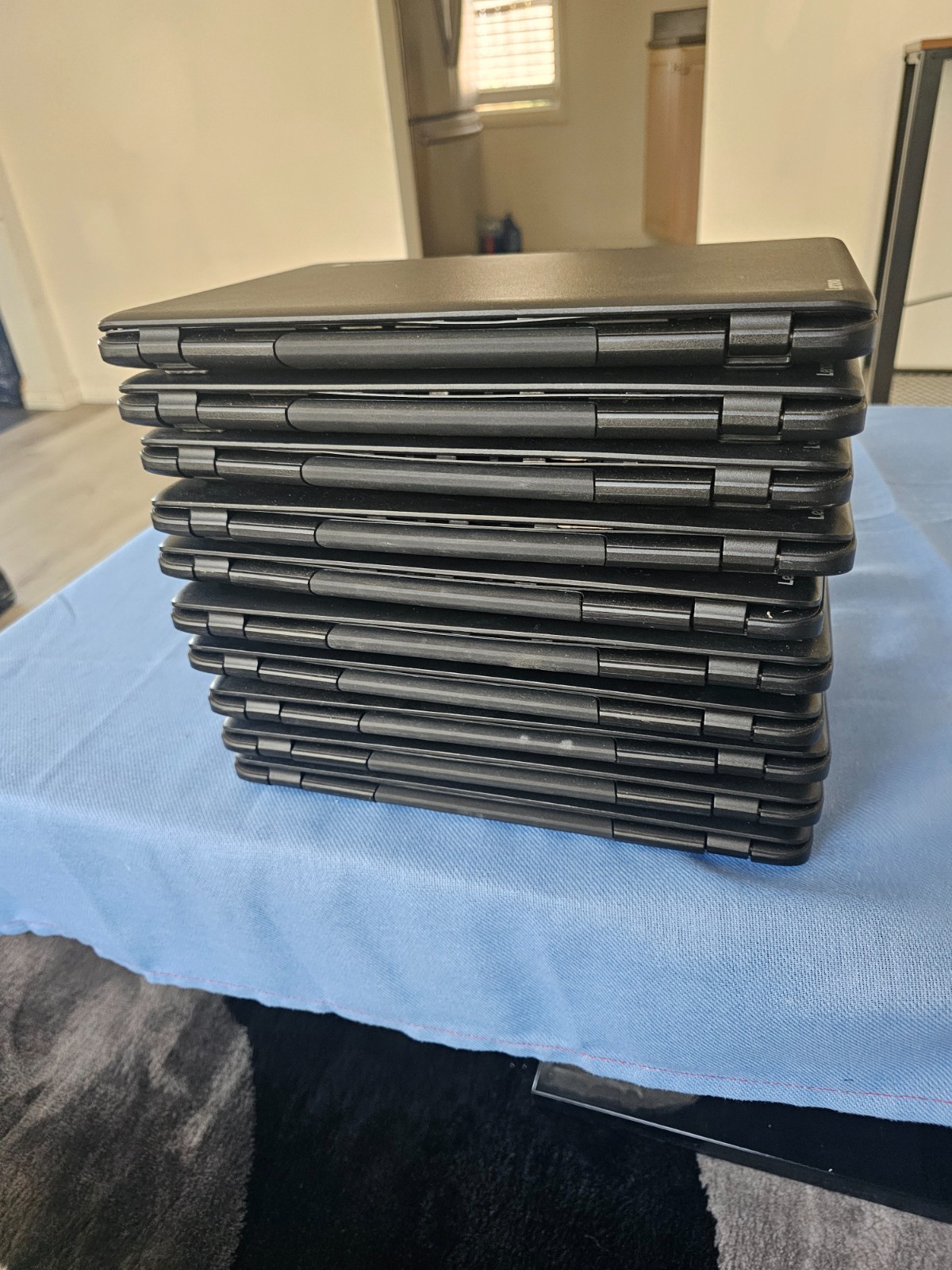Lot of 10 Lenovo N23 11.6″ 80YS Chromebook – NO SCREEN – FOR PARTS / REPAIR ONLY