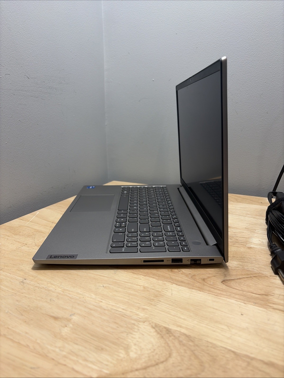 Lenovo ThinkBook 15 G4 IAP Core i7 1255U 1.7GHZ 8GB, 512GB, WC, WiFi W11 Cord