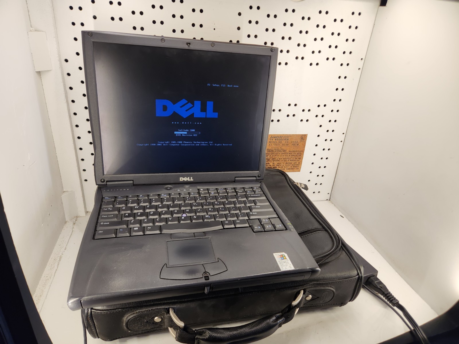 Vintage Dell Latitude C600/C500 PP01L Intel Pentium III No HDD w/ Bag & Charger