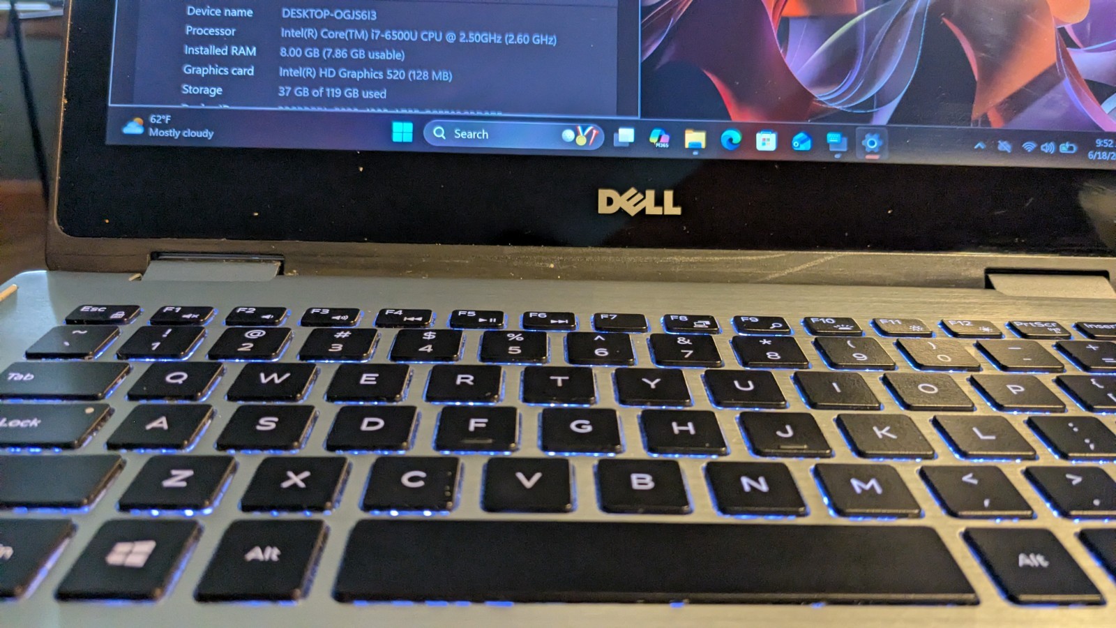 Dell Inspiron 13 7368 2-in-1 2.50GHz i7-6500U 8GB RAM 128GB SSD 13.3 win 11