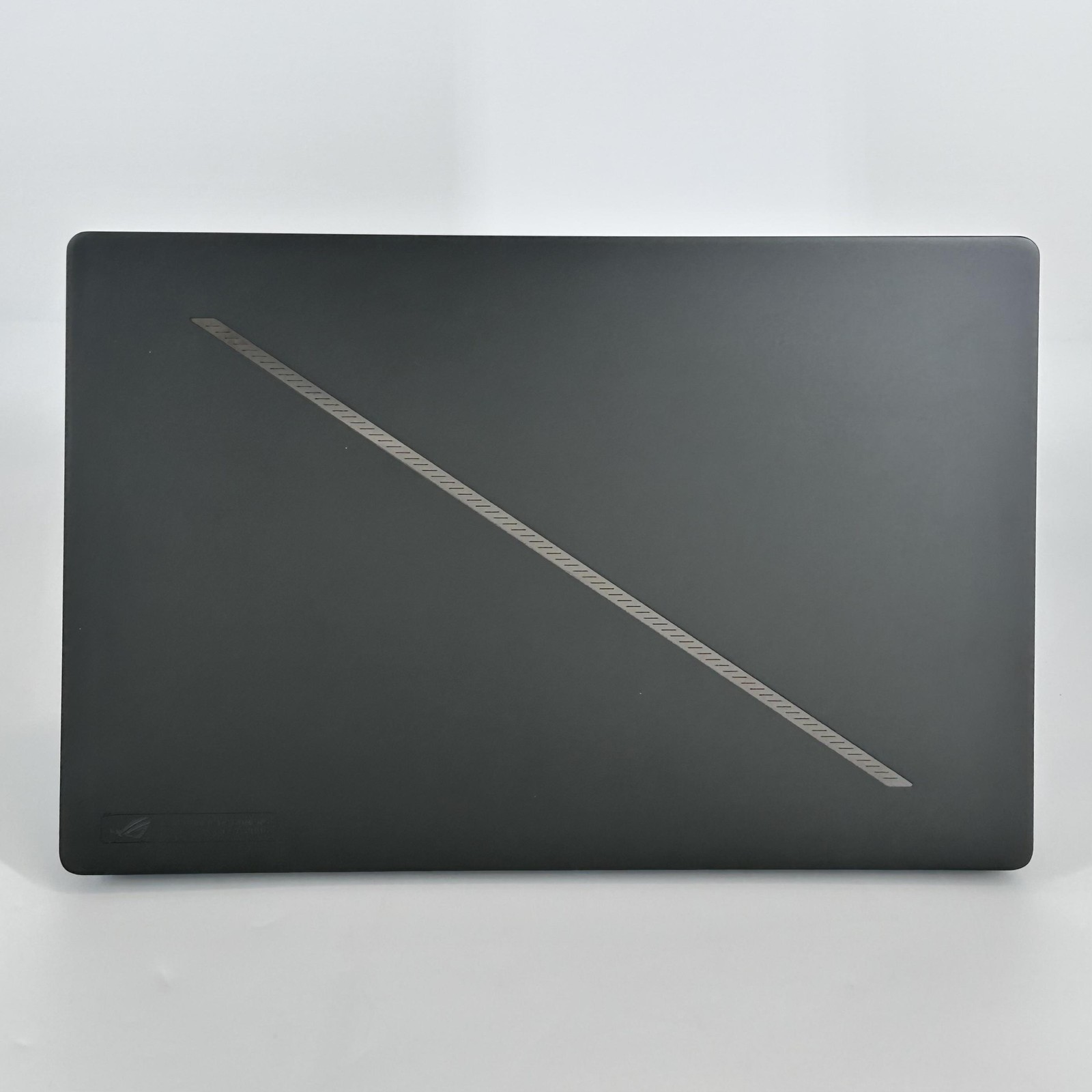 Asus ROG Zephyrus G16 GU605 16 240Hz QHD+ 2.9GHz Ultra 9 285H 32GB 2TB RTX 5080