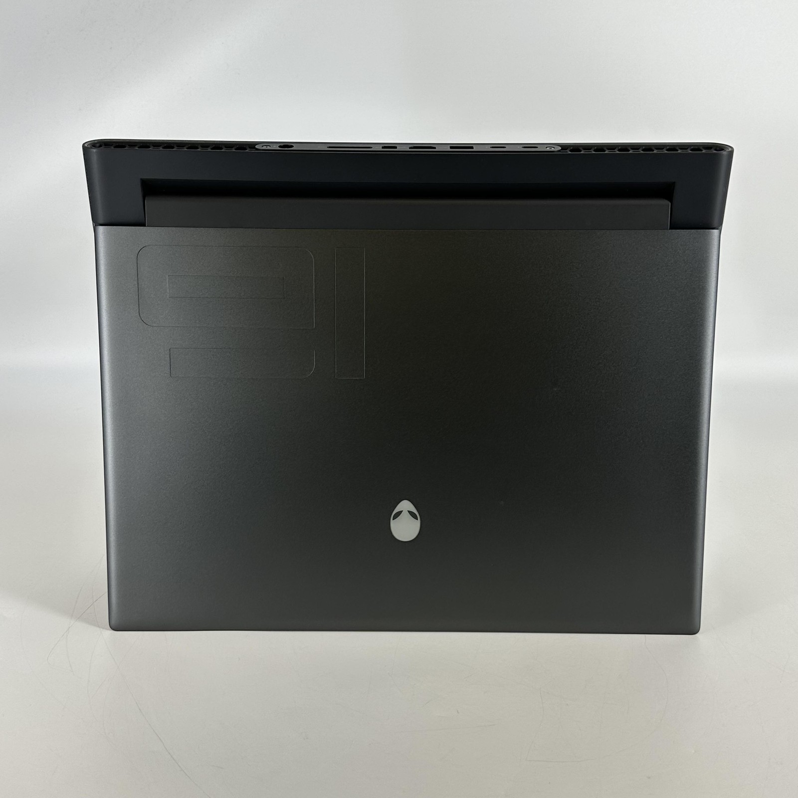 Dell Alienware M16 R1 240Hz QHD+ 2.2 GHz i9-13900HX 16GB 1TB/1TB RTX 4080 Good