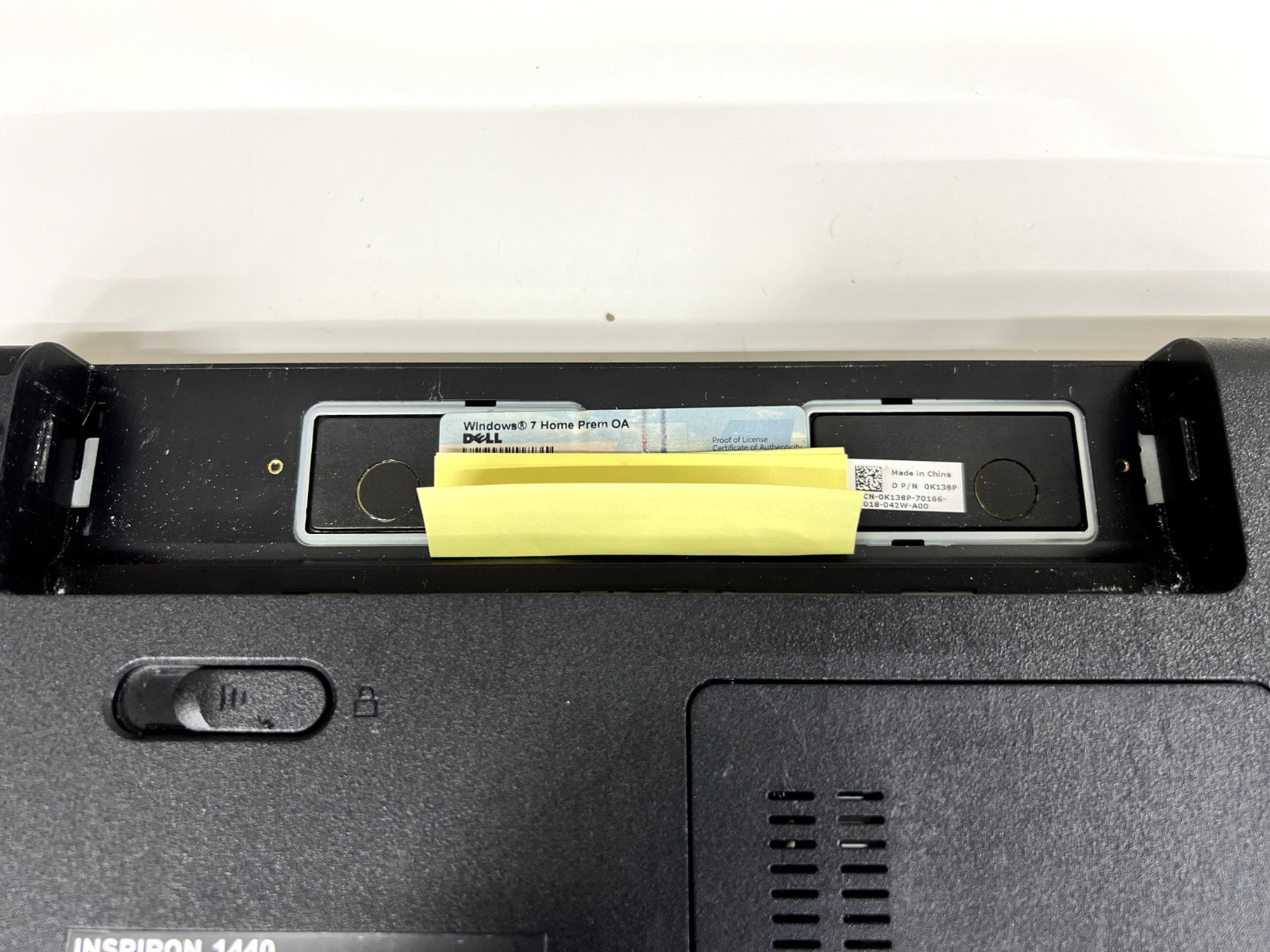 Laptop Dell Inspiron 1440 – 4GB RAM – 300GB HDD – Windows 7 Professional
