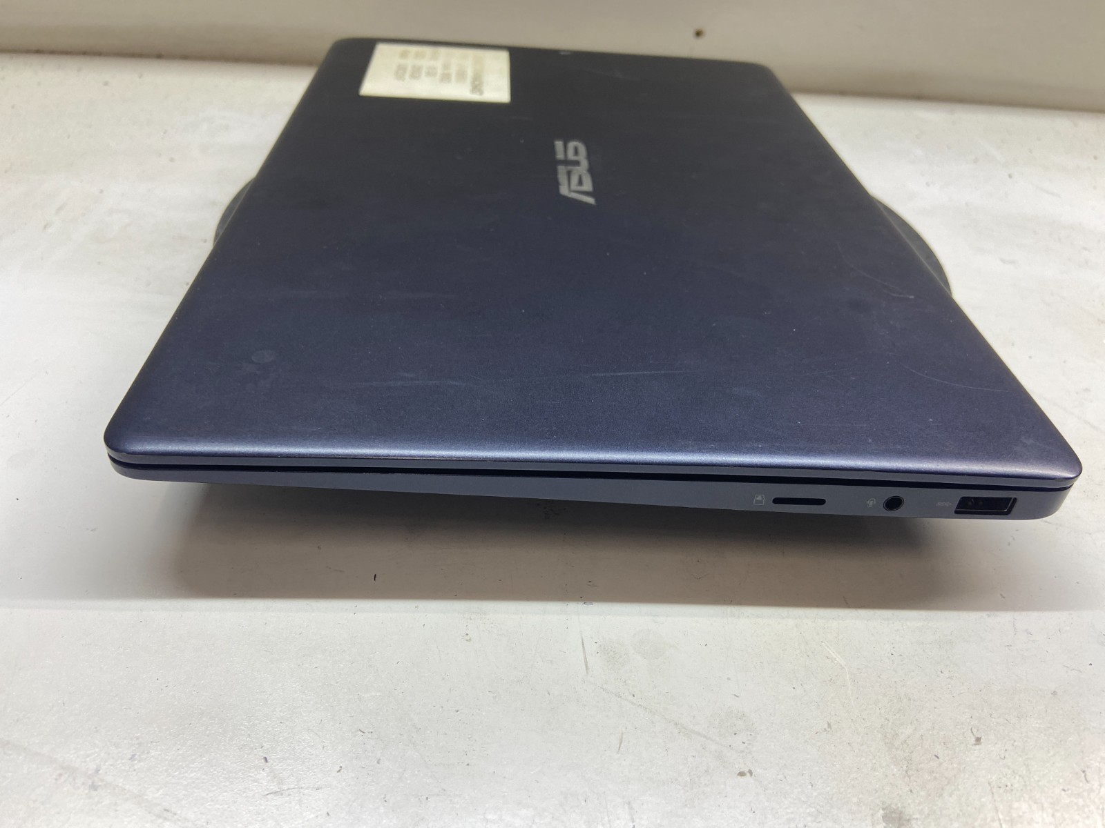Asus Zenbook UX331F Intel Core i7-8565u 1.8GHz 8GB NO HDD