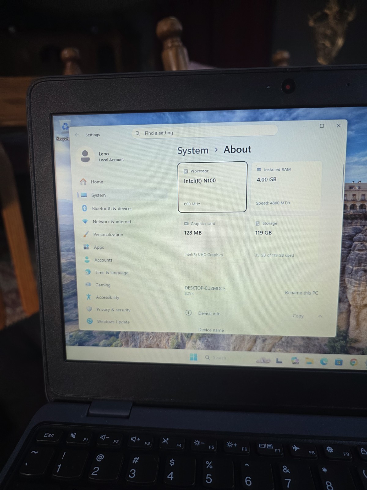 Lenovo 100w Gen 4 11.6″ Intel N100 4GB LPDDR5 119GB SSD, Windows 11 Pro Edu Fast