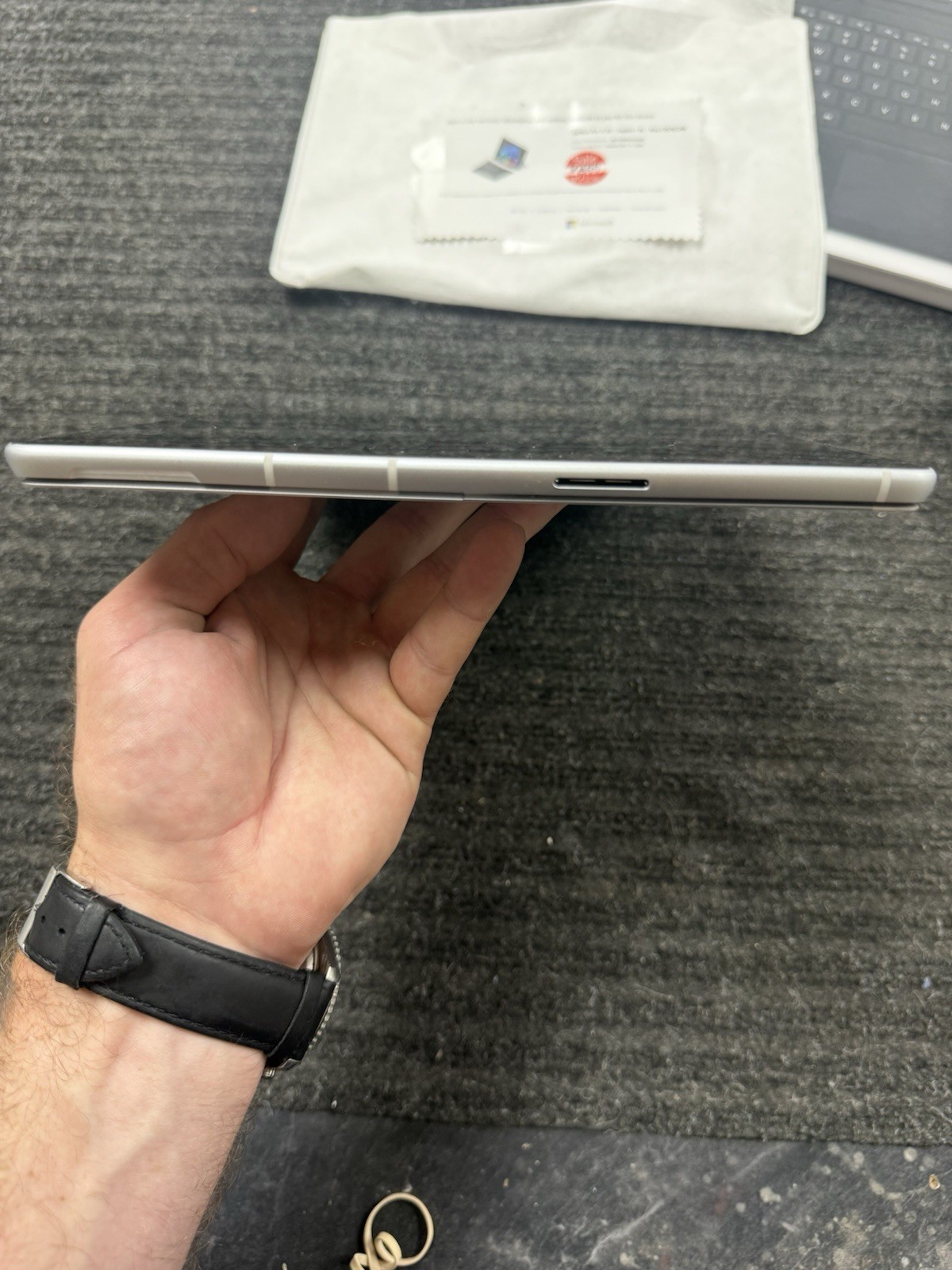 Microsoft Surface Pro 11 5G- Copilot + PC – Plus C10/16/256GB