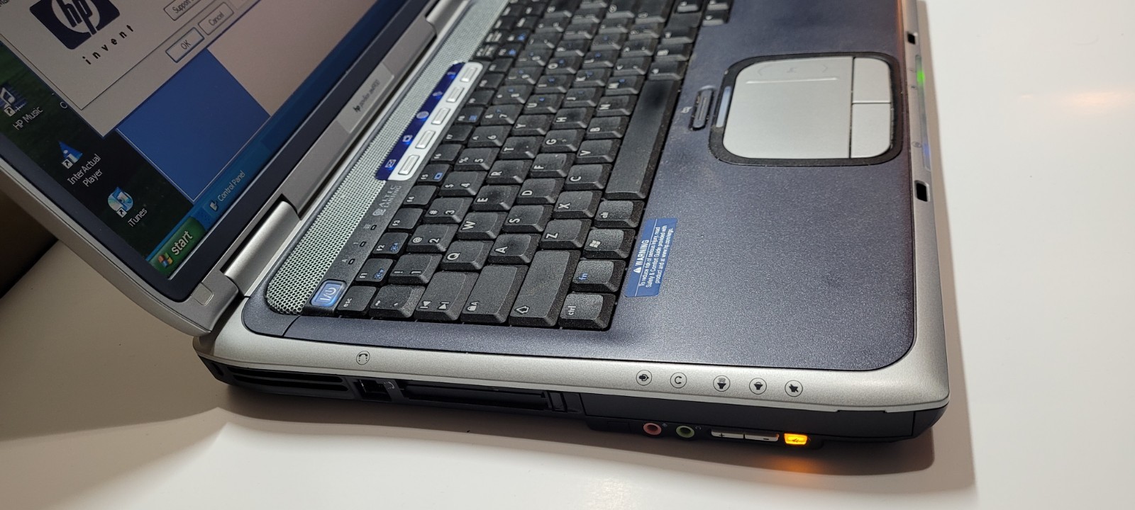 HP Pavillion ze4900 Laptop 1.30 GHz 224MB RAM – WORKING
