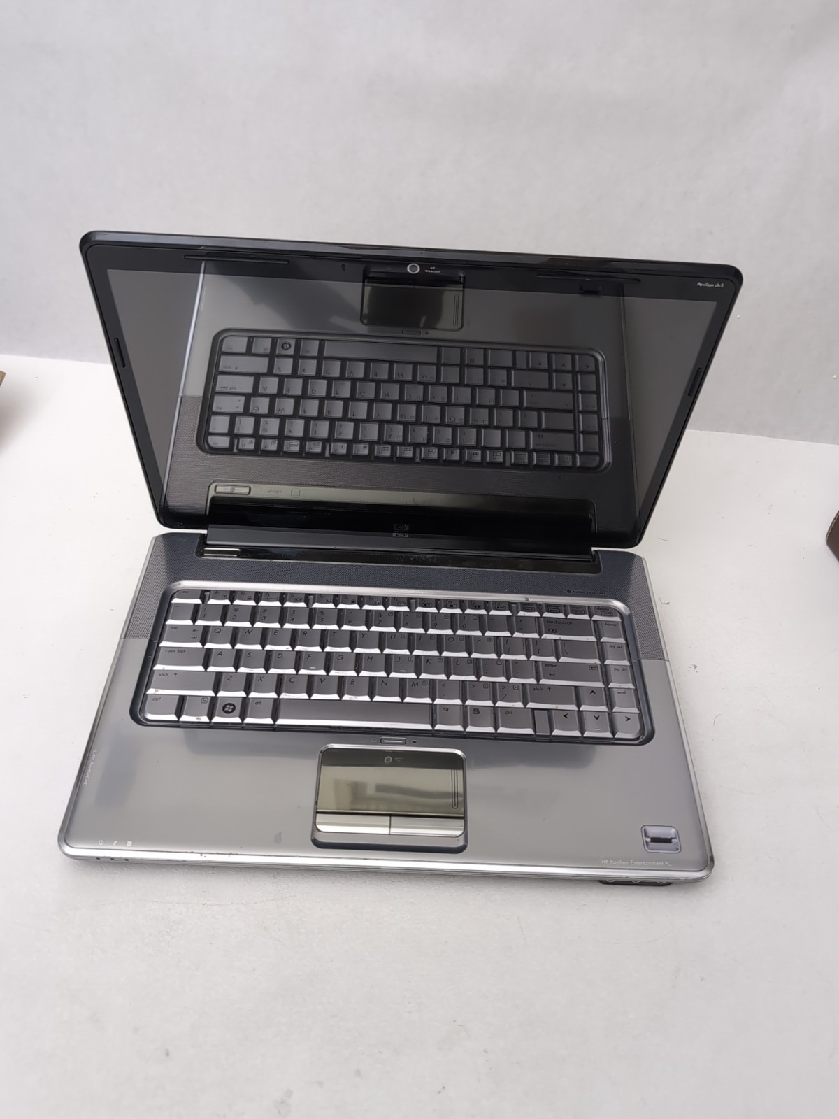 HP Pavillion DV5 Entertainment PC Intel Core 2 DUO T9400 @2.53 GHz 4GB No HDD