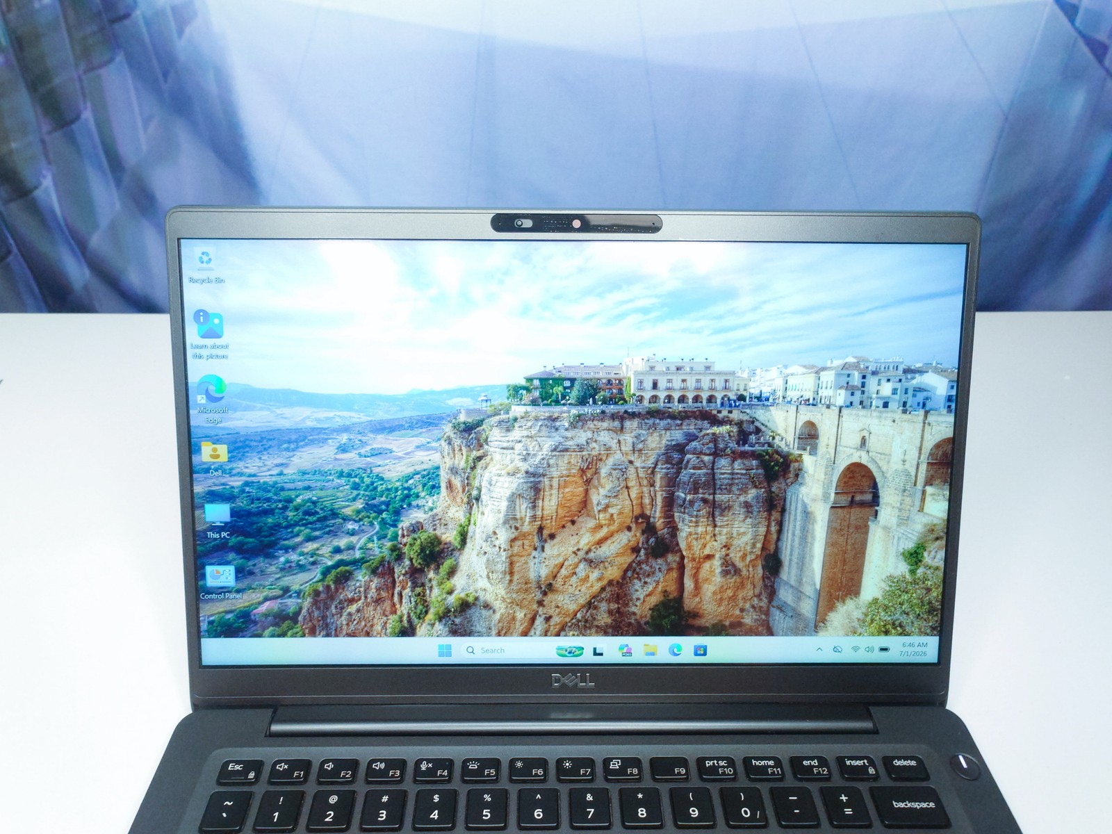 Dell Latitude 7400 14″ FHD Touch i5-8265U 8GB RAM 256GB NVMe SSD Win 11 Pro