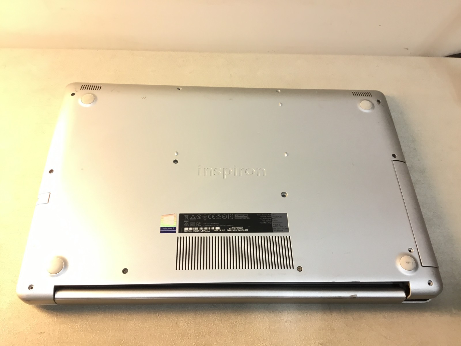 Dell Inspiron 17 5767 – FHD – i7-8600U – 4GB – NO HD