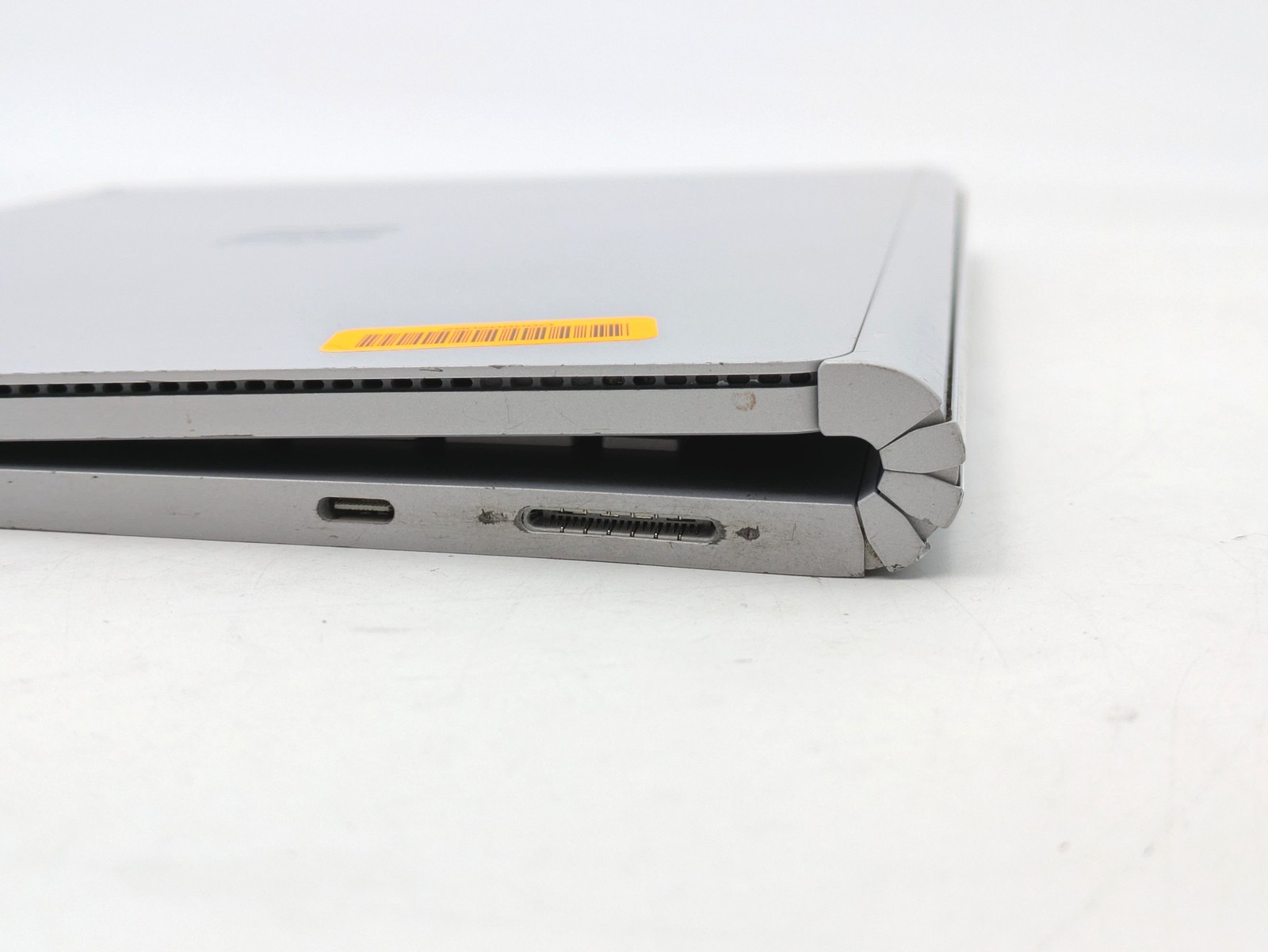 Microsoft Surface Book 2 13.5″ i5-7300U 8GB DDR3 256GB SSD Windows 11 Home