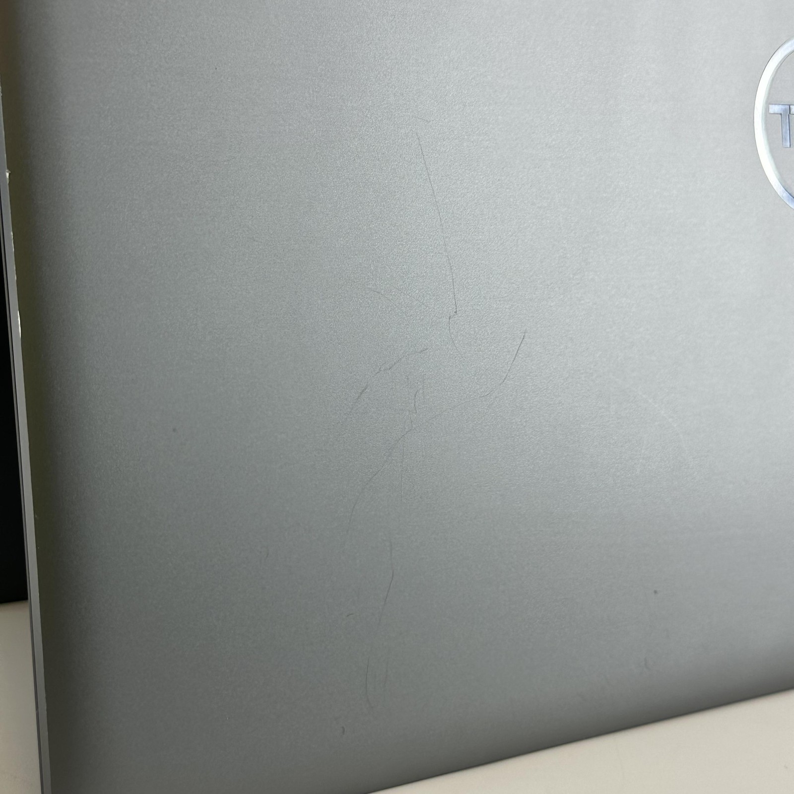 Dell Precision 7550 15.6 FHD i5-10400H 16GB 256GB SSD Quadro T1000 – BENT FRAME