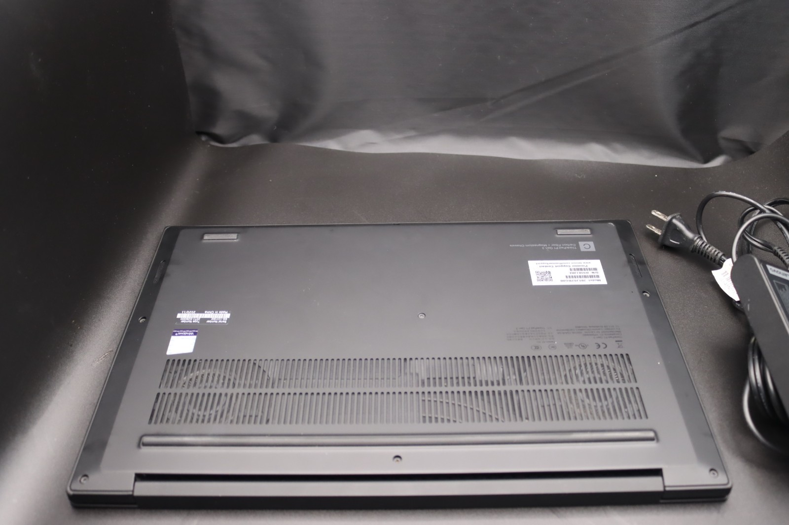 Lenovo ThinkPad P1 Gen 3 i7-10750H 32GB RAM 512GB SSD NVIDIA Quadro T1000
