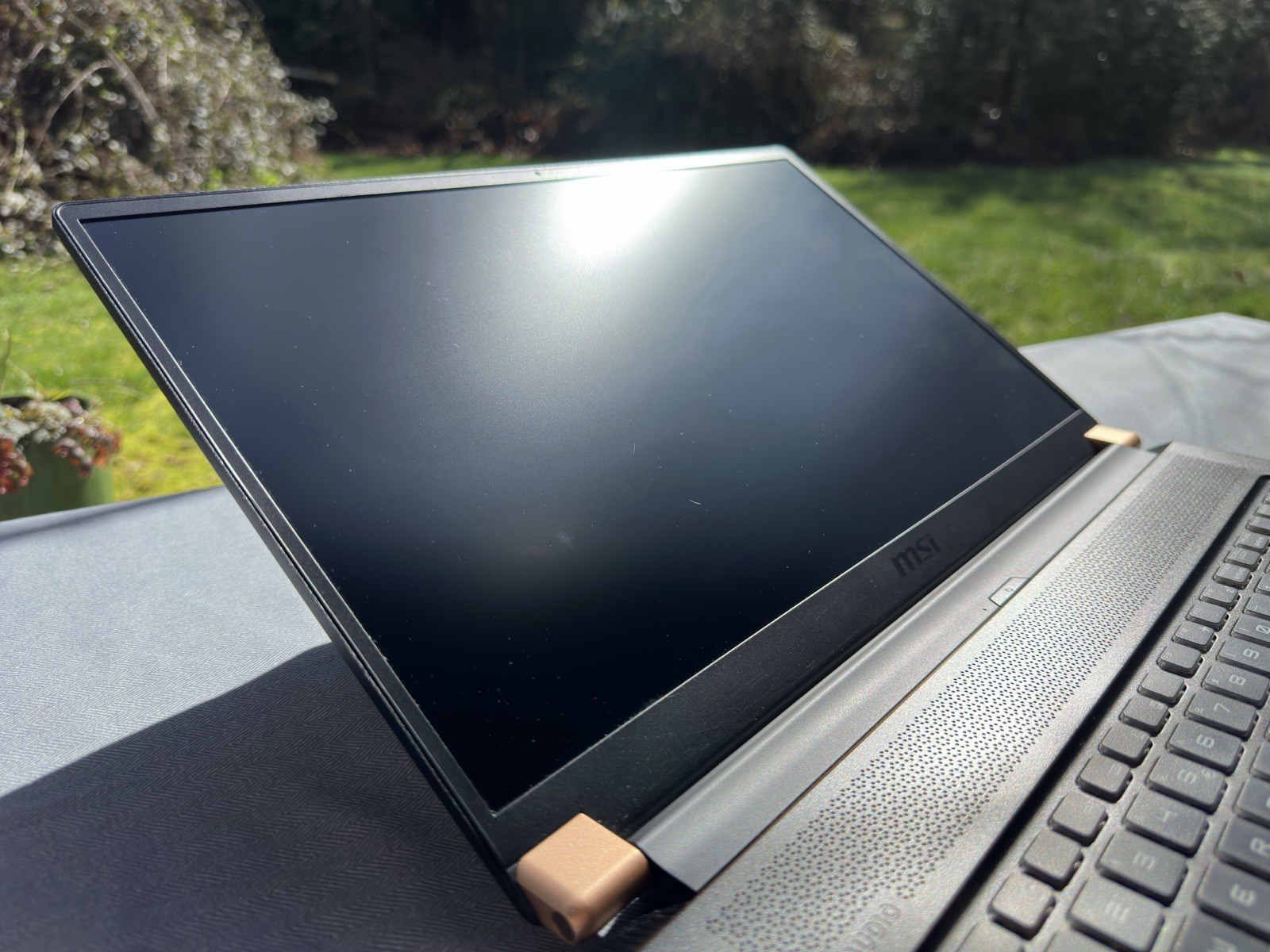 NVIDIA RTX 2080 8GB, MSI GS75 Stealth-093, i7-8750H, 1TB SSD, 32GB, 17.3″ 144Hz