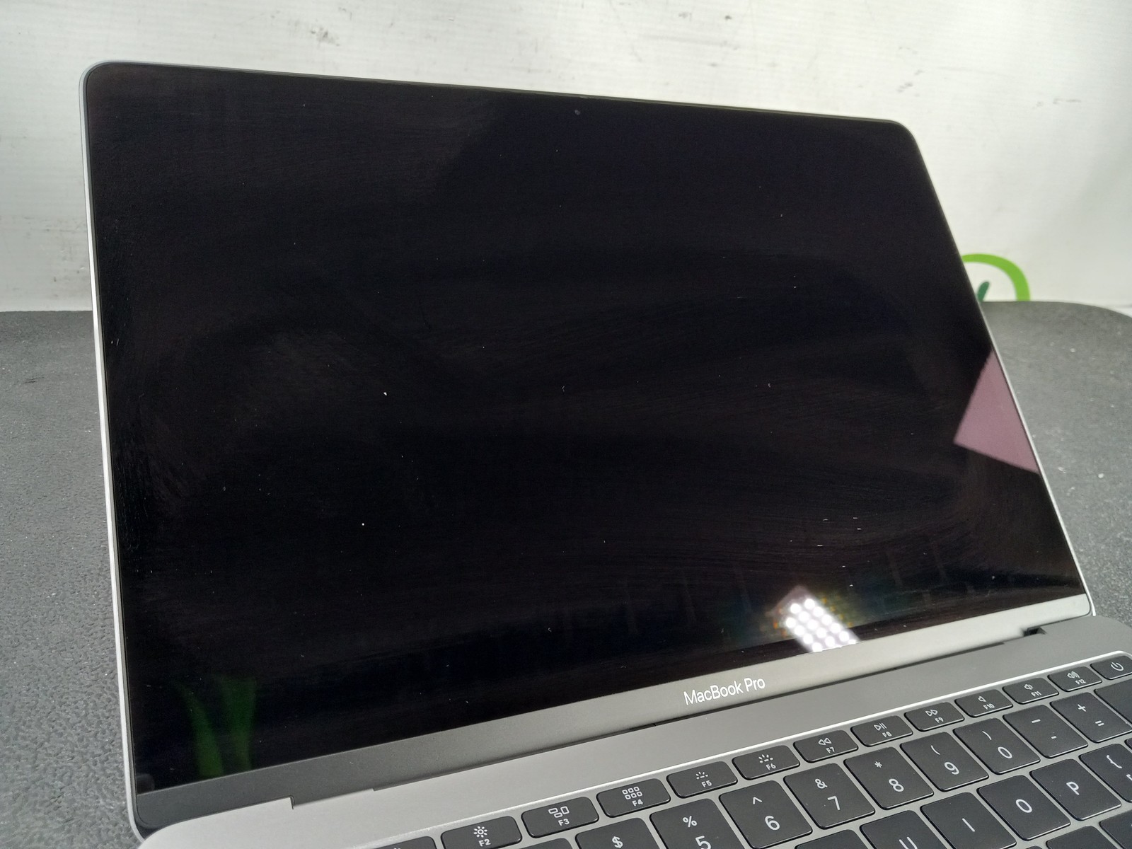Apple Macbook Pro 14.1 13″ i5-7360U 2.3GHz 16GB RAM 500GB SSD Laptop MacOS