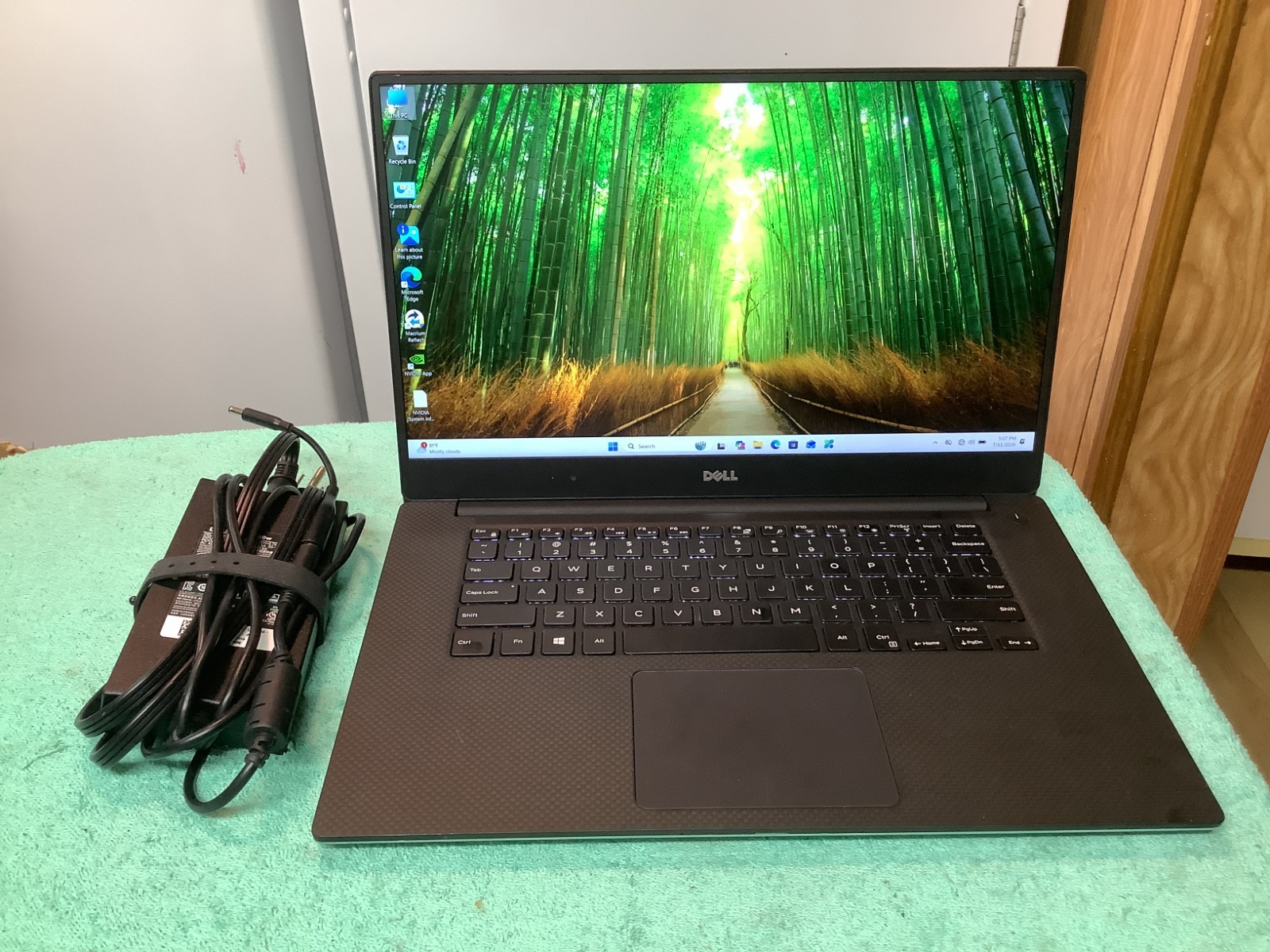 Dell Precision 5520 Nvidia M1200, i7-7820HQ, 16GB – 256GB + 500 Windows 11 Pro