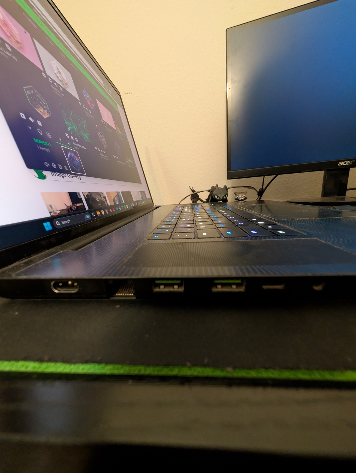 Razer Blade 18 2023 Maxed out + RazerCare Elite (May 2026) + Chromatic Backpack