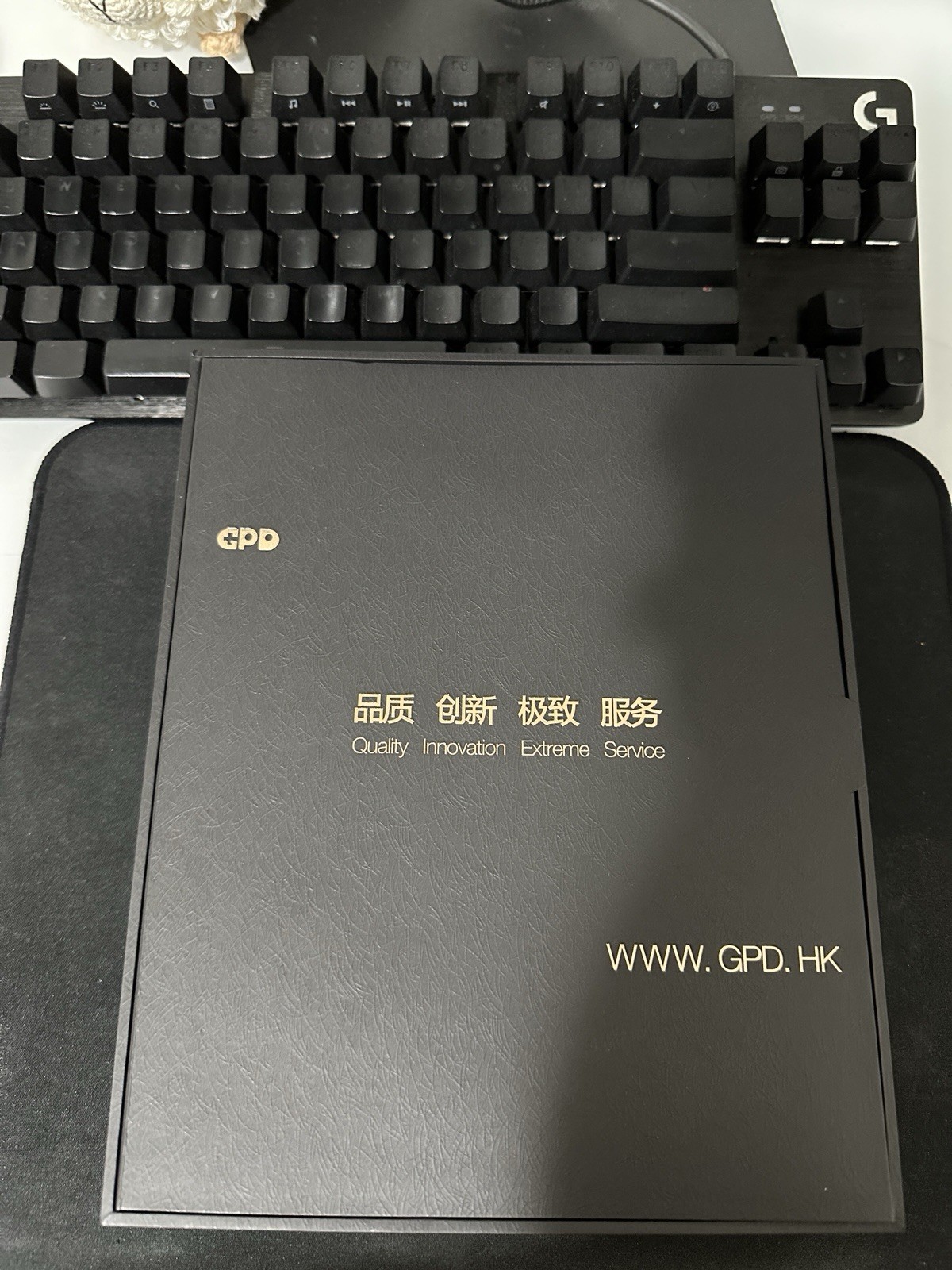 GPD Win 3 i7 16GB 1TB SSD 5.5in Win 11 w/ USB-C Dock, Box Black/Silver