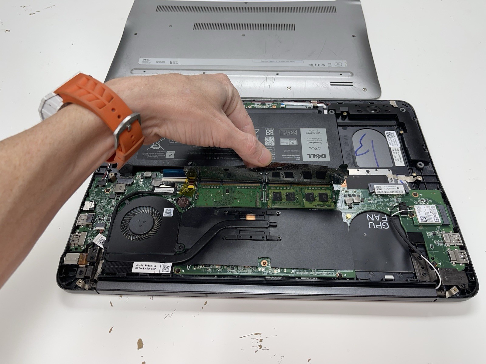 Dell Inspiron 15 7000 Series 7547 For Parts Or Repair
