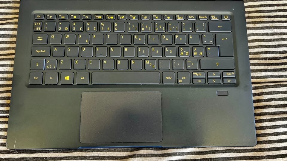 ACER SWIFT 3 LAPTOP N19H3 i7 16gb RAM 1TB SSD 13.5″ WINDOW 10 HOME FREE SHIP