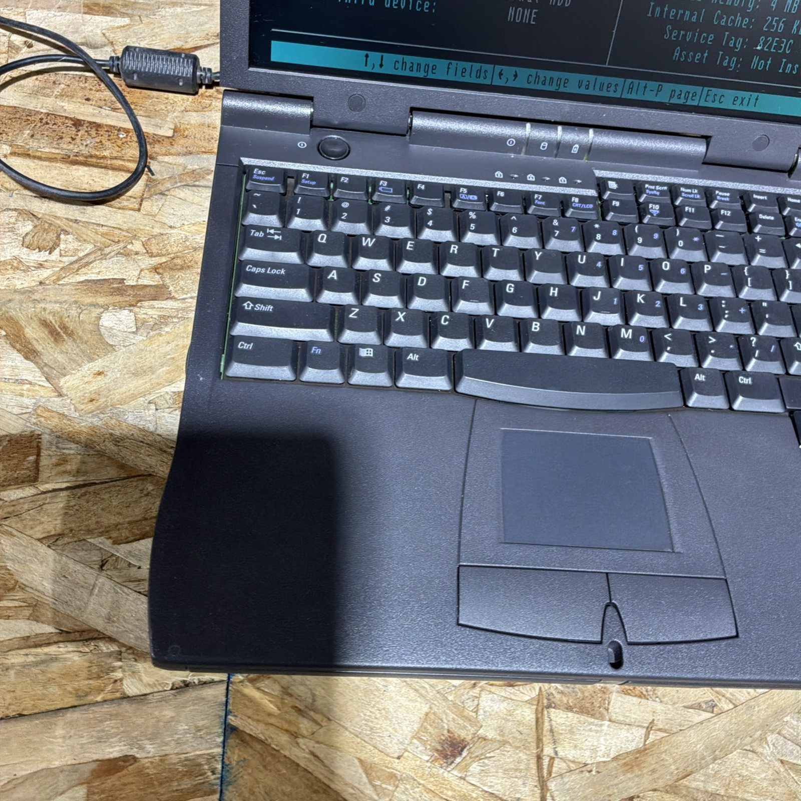 Dell Latitude CPi R400GT Powers On – Works, No Hard Drive C294