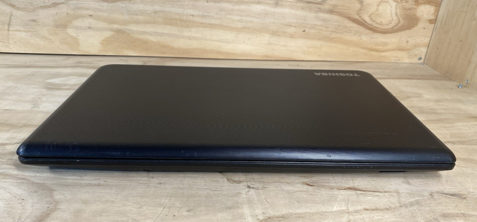 Toshiba Satellite C55D-A5372 15.6″ AMD A4-5000@1.5GHz/8GB RAM/128GB SSD/BAD BATT