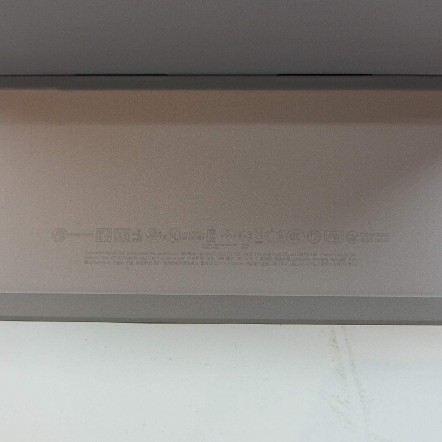 Broken Microsoft Surface Pro 7 1866 12.3″ i3-1005G1 1.2GHz 4GBRAM 128GB SSD READ