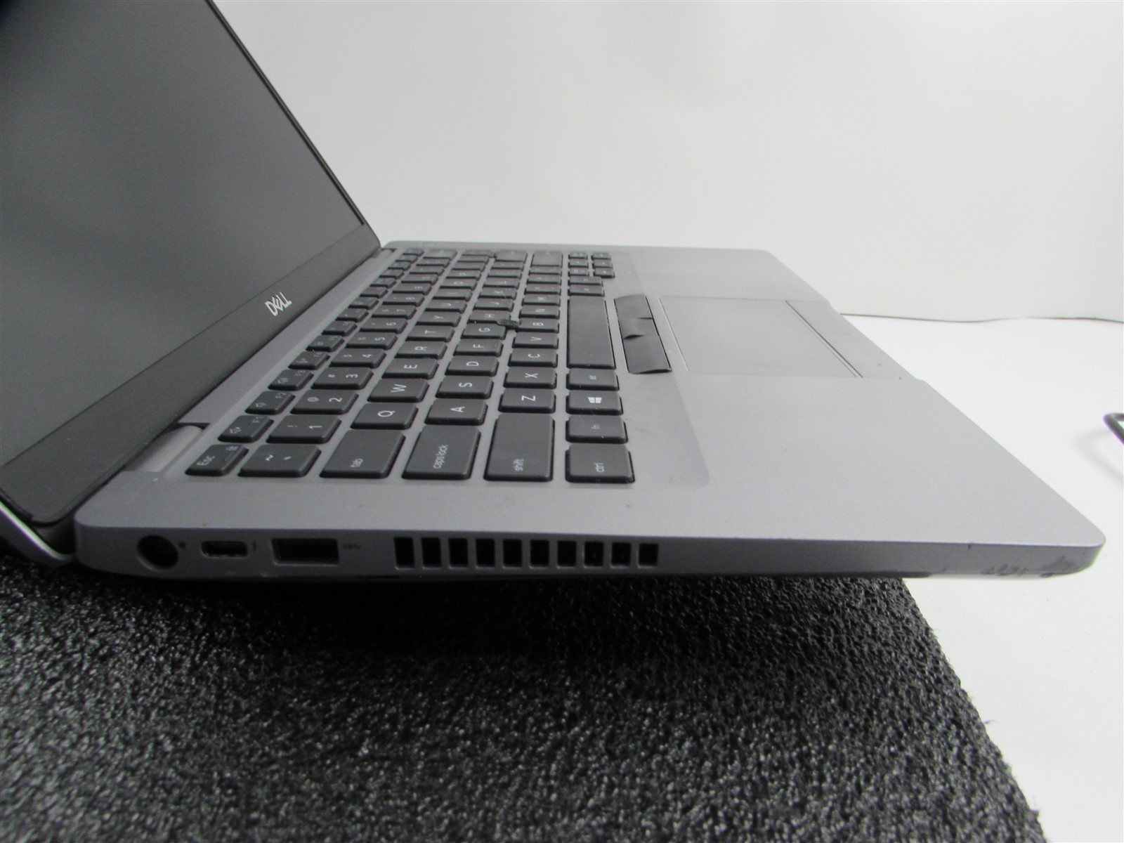 DELL LATITUDE 5410 1920X1080 FHD CORE I7-10810U 256GB SSD 16GB RAM NO O.S/BATT