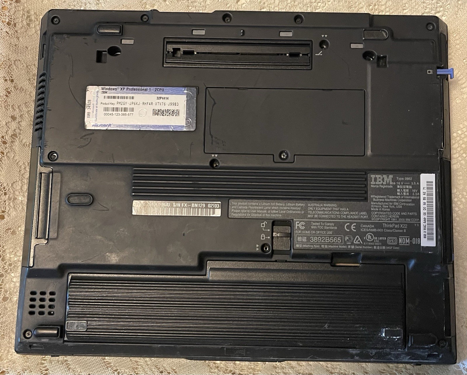 Vintage IBM Thinkpad X22, Pentium III 800 MHz, 640 MB RAM MAXED, 20GB HDD, Boots