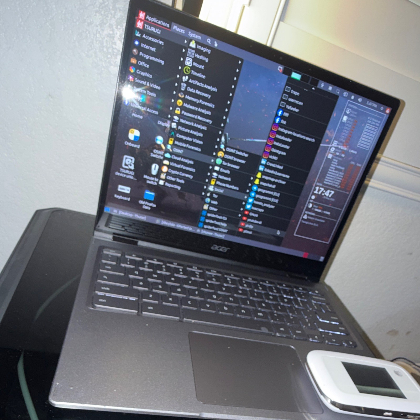 Linux 13” 2K LED Acer Cbook Spin CP713-2W i5-10210U 8GB 256GBNVME & 5G Hotspot