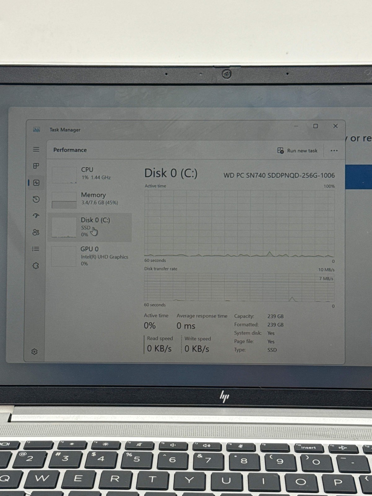 HP EliteBook 640 G10 14.0″ Touch Core i5-1335U 256GB SSD 8GB RAM – Screen Marks