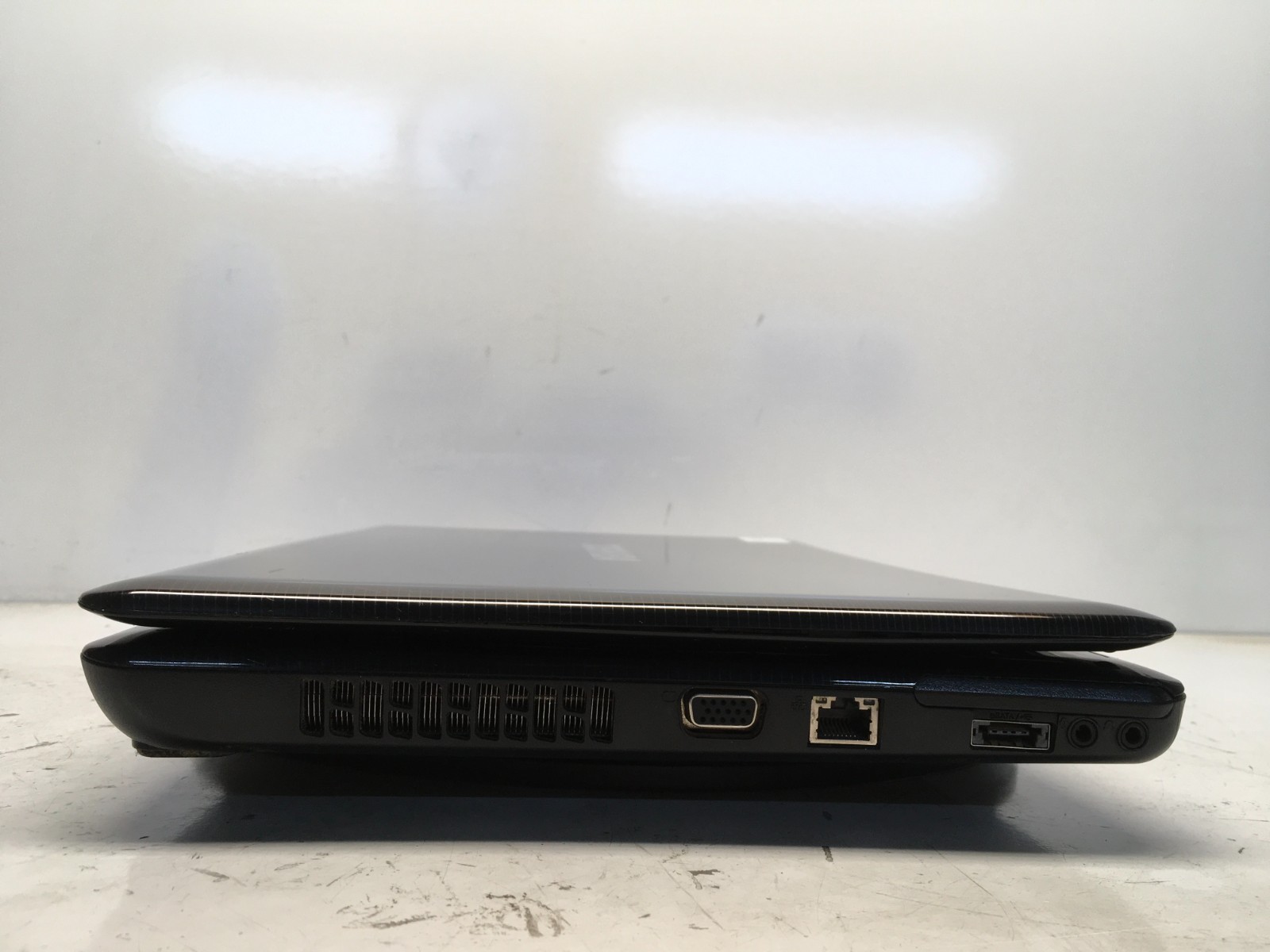 Toshiba Satellite L505-GS5037 Intel i3-330M 2.13GHz 4 GB NO HDD BIOS Locked