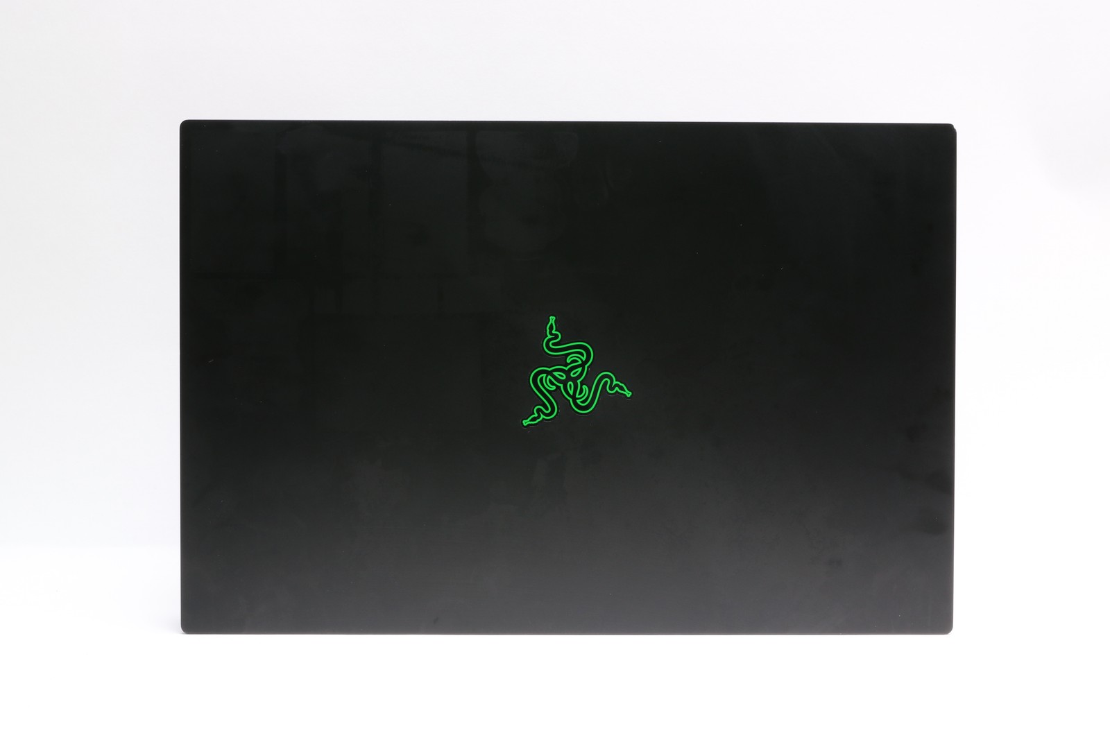 15″ Razer Blade 15 Advanced Model (mid 2021), i7-11800H, 16GB, 1TB SDD, RTX 3070