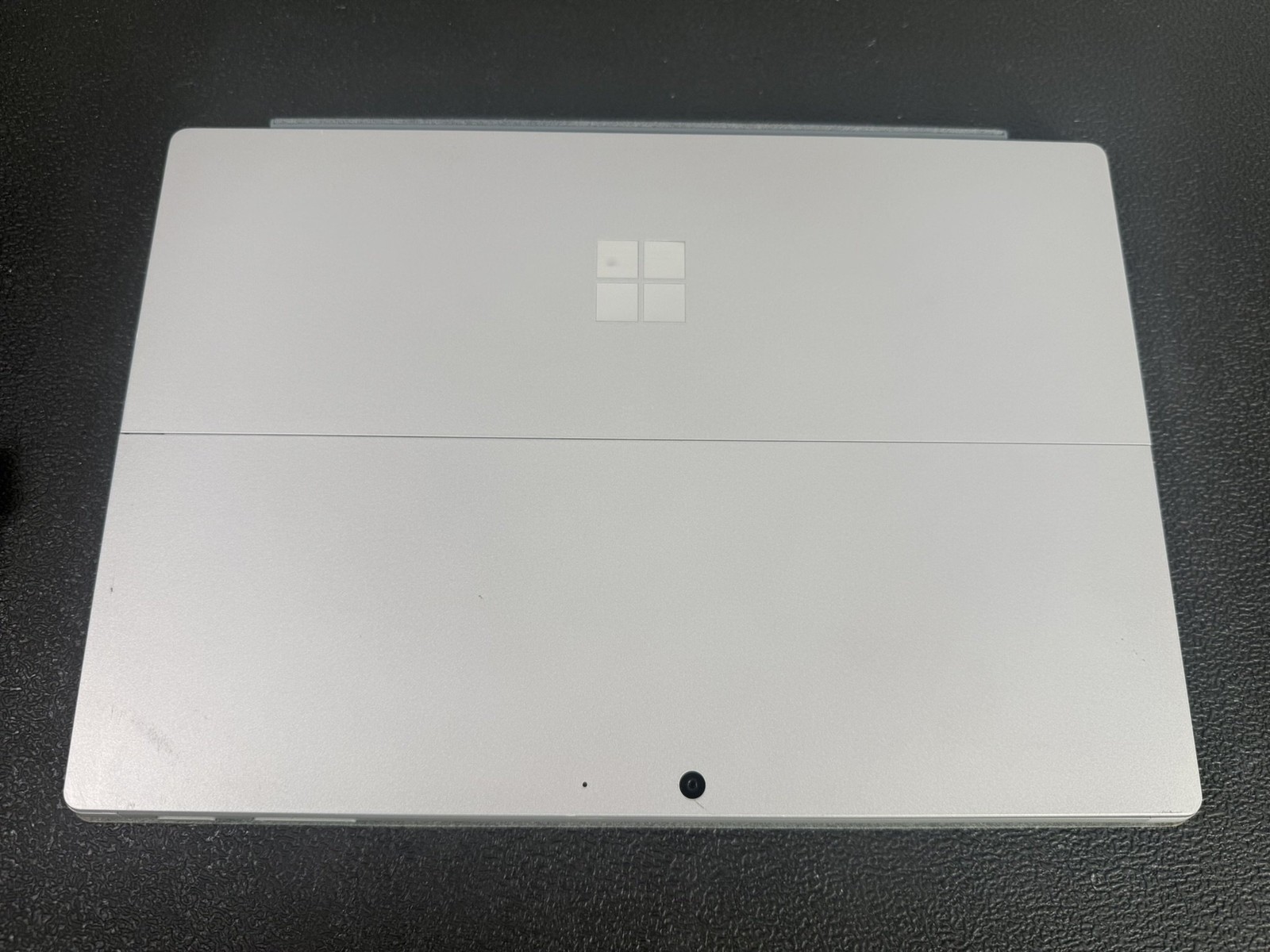 Microsoft Surface Pro 7 12.3″ i5-1035G4 8GB RAM 128GB SSD Windows 11 Pro w/ AC