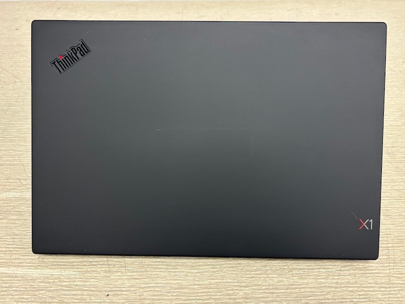 Lenovo ThinkPad X1 Carbon Gen 6 i5-8350U 1.70GHz 8GB 256GB No OS (w/ Issues)