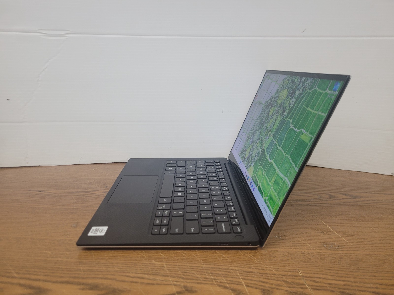 Dell XPS 13 7390 13″ i7-10710u 16GB 512GB – Good
