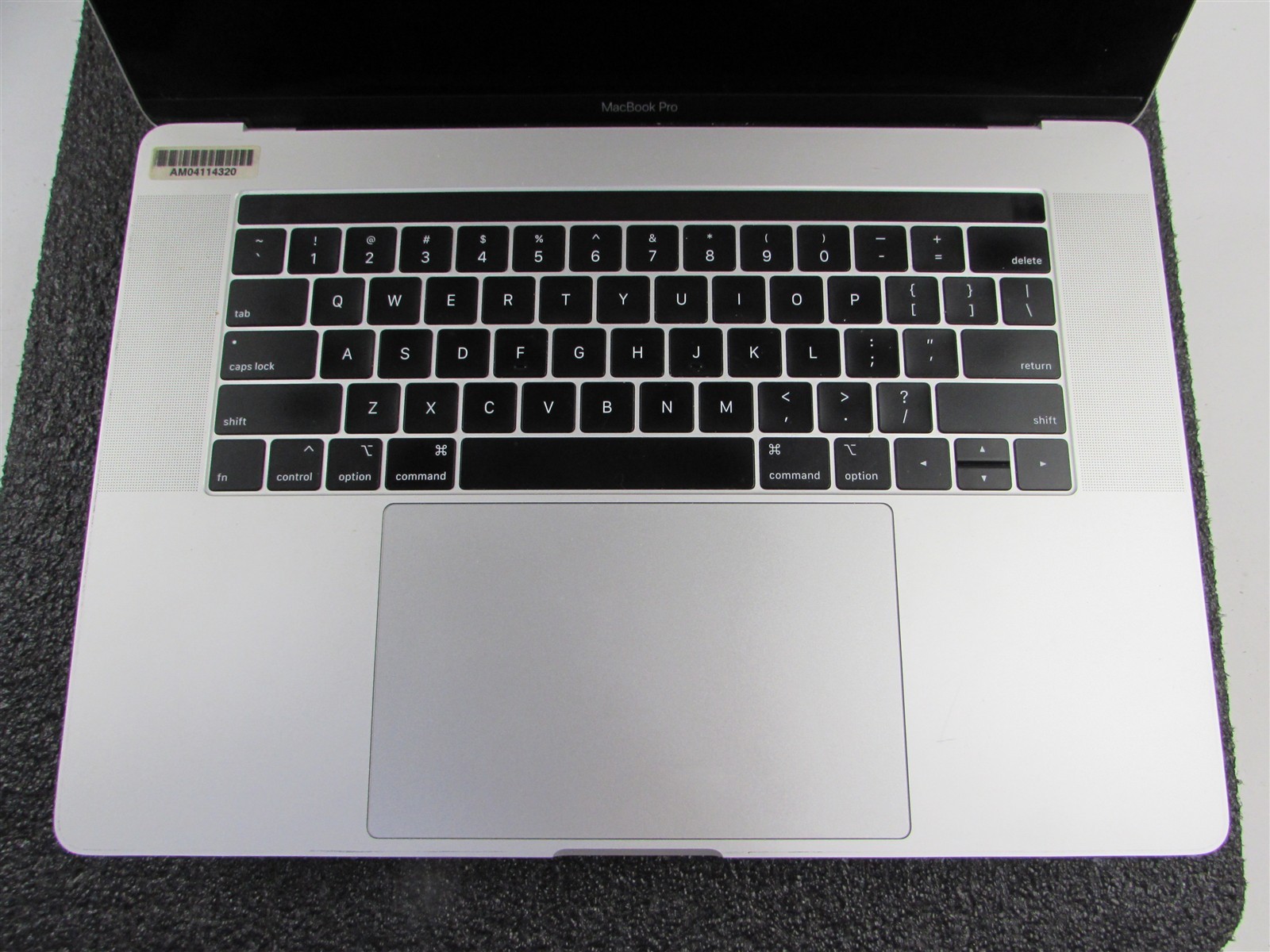 APPLE MACBOOK PRO A1990 3072X1920 I9-9980Hk 1TB SSD 32GB RAM AMD GPU NO O.S