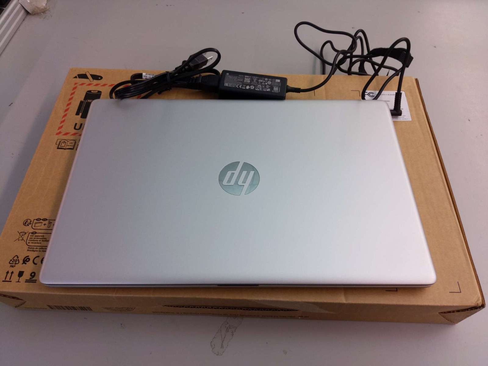 HP 17.3″ Touchscreen Laptop, AMD Ryzen 5 7430U, 32GB RAM 2TB SSD, Win11 Pro