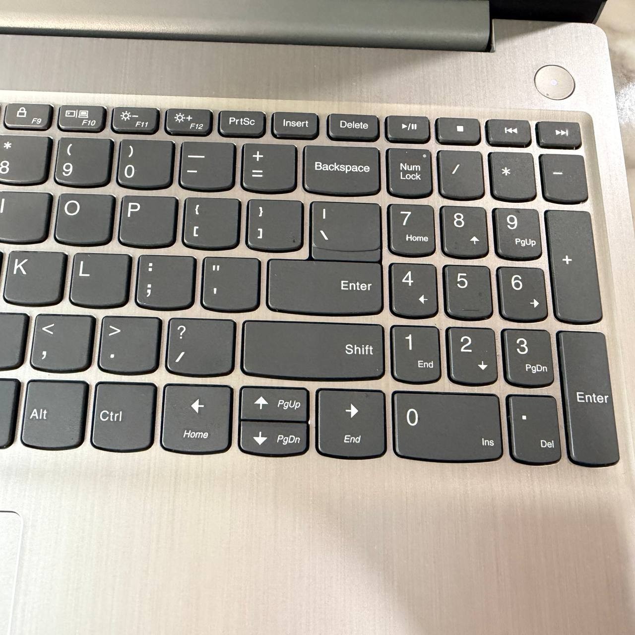 USED !!! Lenovo Ideapad 15.6″ Touch Screen Intel i5-1035G1 12GB 256GB Gray