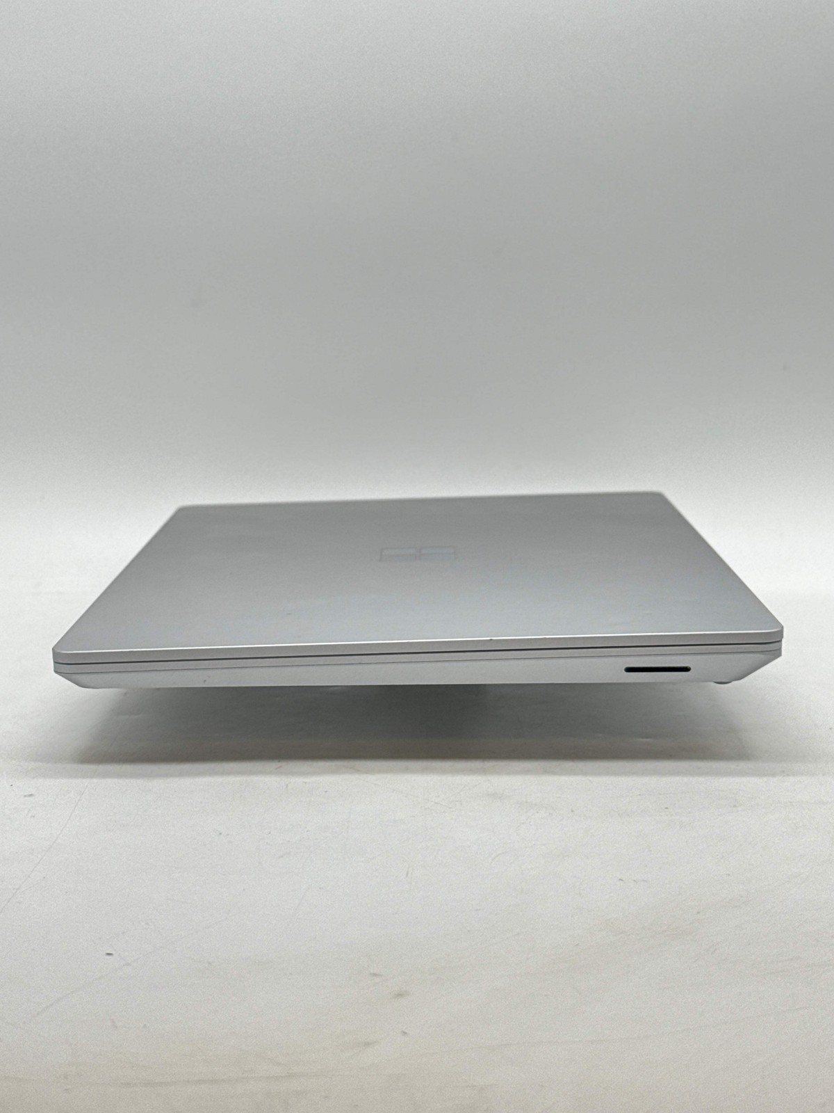Microsoft Surface Laptop 6 13.5″ Core Ultra 5 135H 8GB 256GB SSD Used