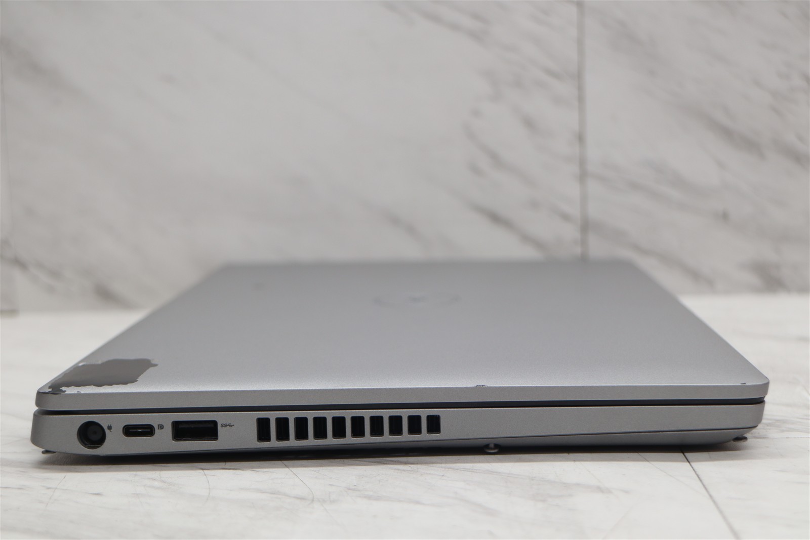 Dell Latitude 5410 14″ i5-10310U 1.7GHz 8GB FHD Laptop 1080p w/ Adapter