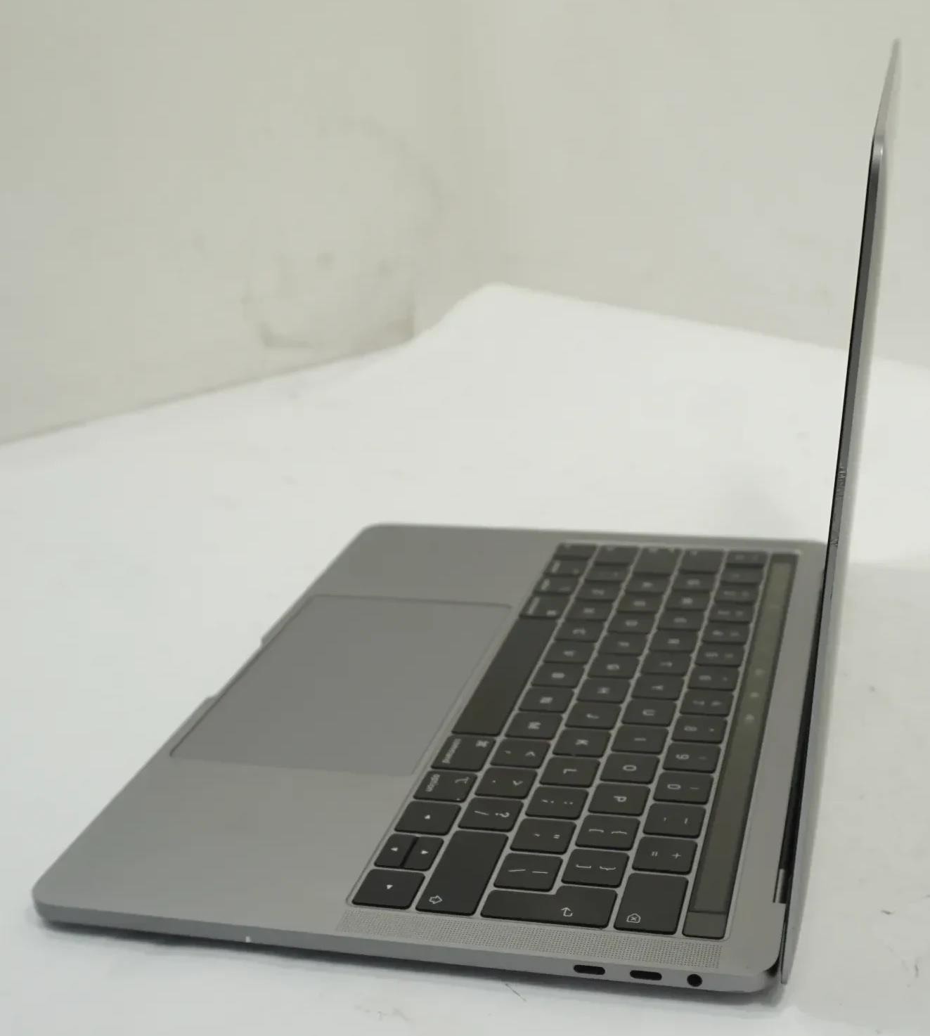 Apple MacBook Pro 2018 A1989 13.3″ Retina i5-8259U 2.3GHz 8GB 256GB Laptop