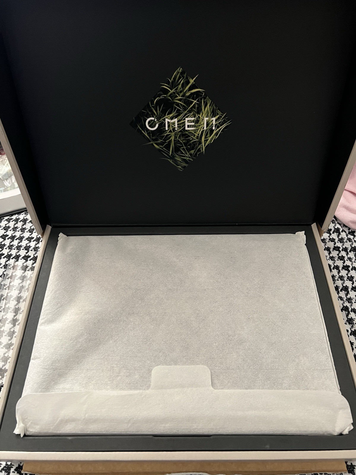 HP OMEN Transcend 14″ 2880 x 1800 ULTRA 7 255H 1TB SSD 32GB W11 RTX 5060 120Hz