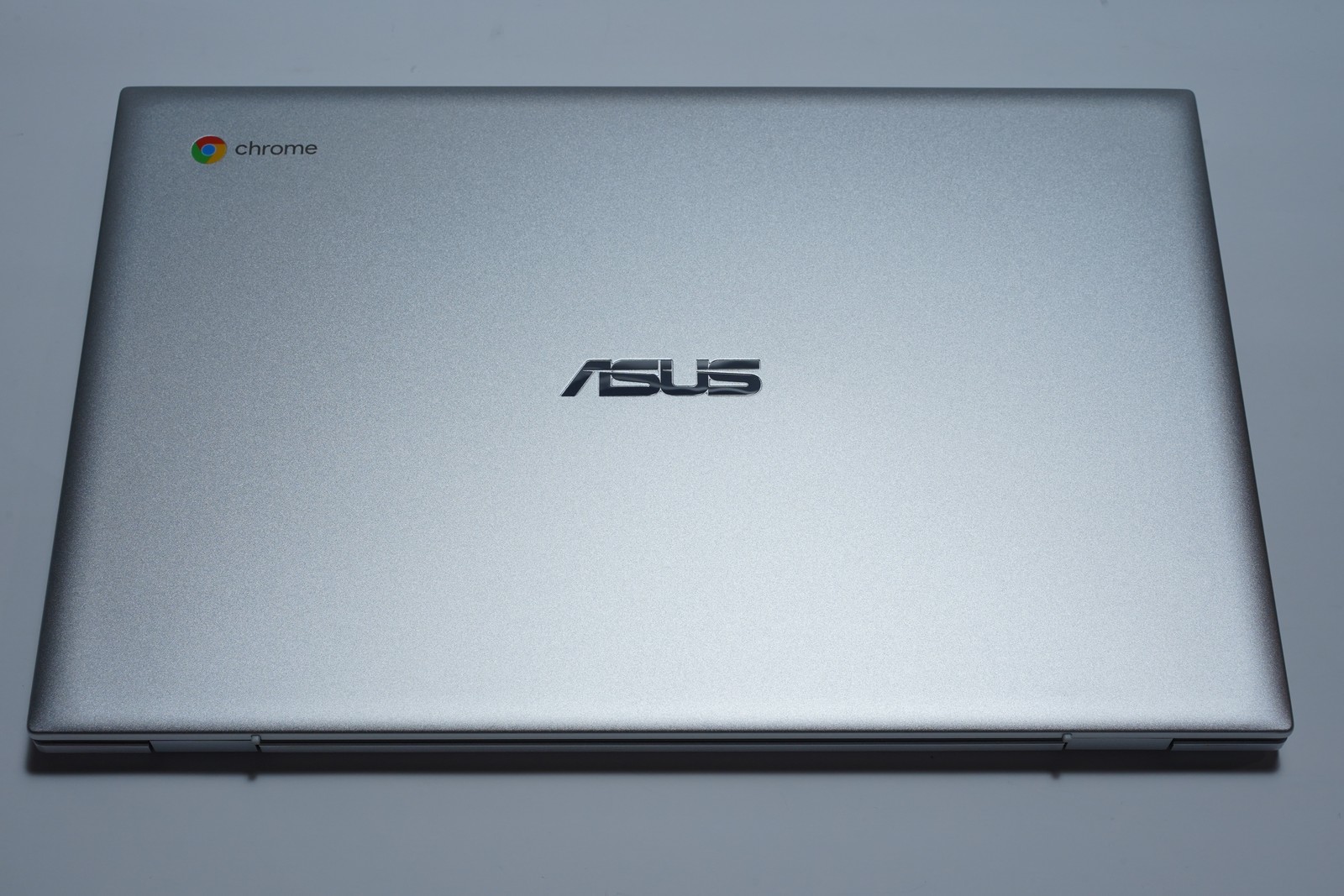 ASUS Chromebook C425TA-AS348F 14″ FHD m3-8100Y 4GB 128GB eMMC Silver