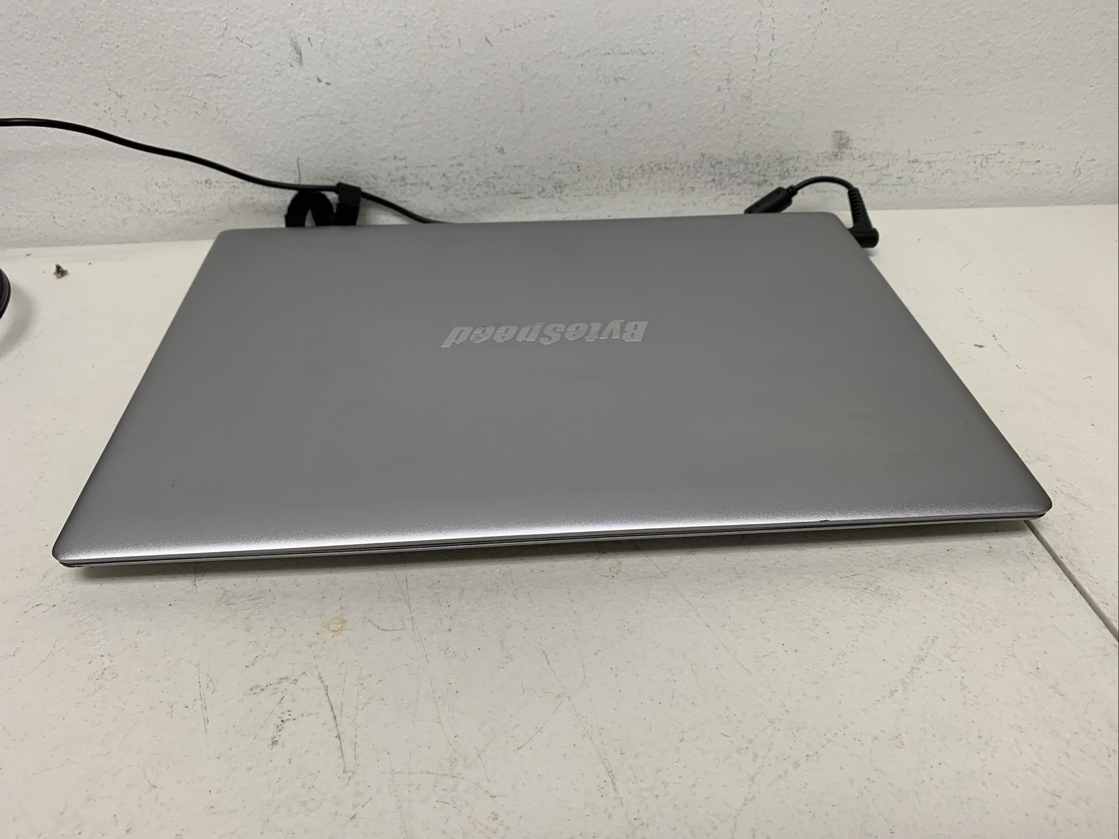 ByteSpeed W1 15.6″ i3-8130U 8GB Ram 256GB SSD Windows 11 Pro