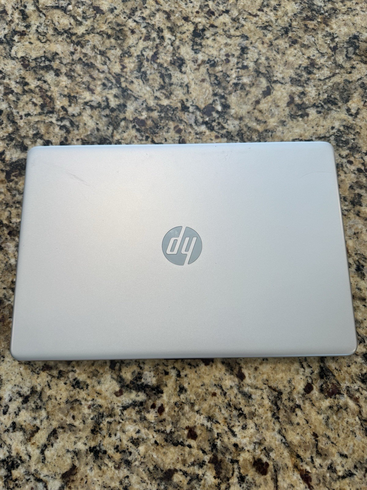 HP 15-dy1043dx 15.6” Touch Laptop i5-1035G1 12GB RAM 256GB SSD Win 11